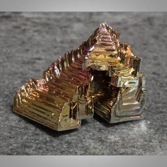 BISMUTH  mineral  CHAKRA : grounding : goals : focus : purification - Picture 2 of 6